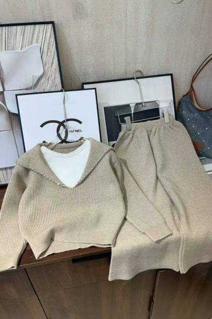 Костюм вязанный